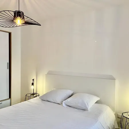 Le Cours Ladauge Apartamento *